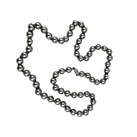 Monet Vintage Grey Knotted Pearl Necklace With Silver Tone Clasp - Picture 9 of 10